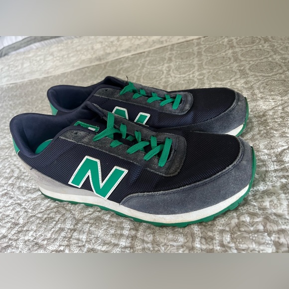 New balance shoes - Picture 2 of 4